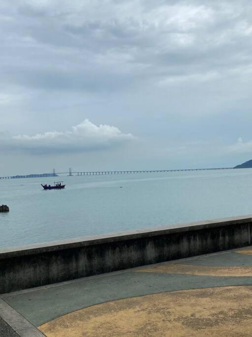 Maritime Suite Duplex Penang- Pemandangan Laut จอร์จทาวน์ ภายนอก รูปภาพ