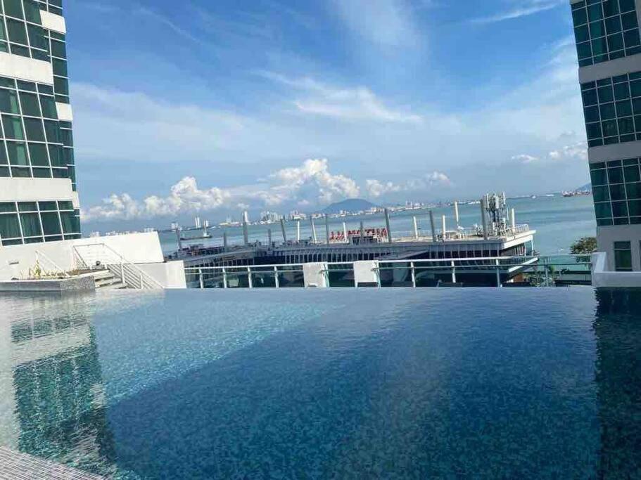 Maritime Suite Duplex Penang- Pemandangan Laut จอร์จทาวน์ ภายนอก รูปภาพ